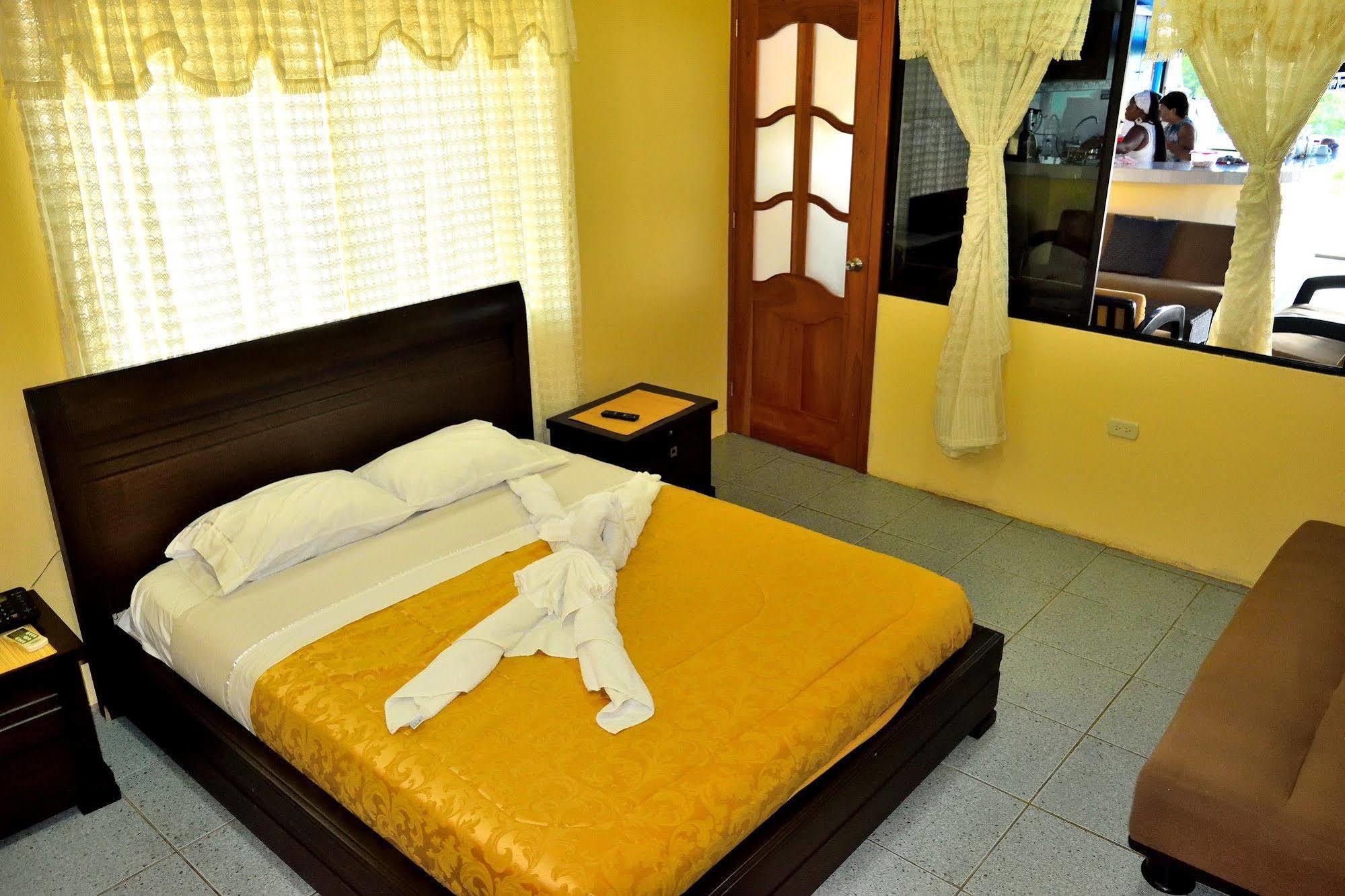 Hostal Cormorant Flightless Puerto Ayora (Galapagos Islands) Εξωτερικό φωτογραφία